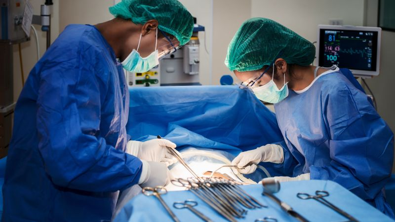 how to know if a surgeon is qualified in India