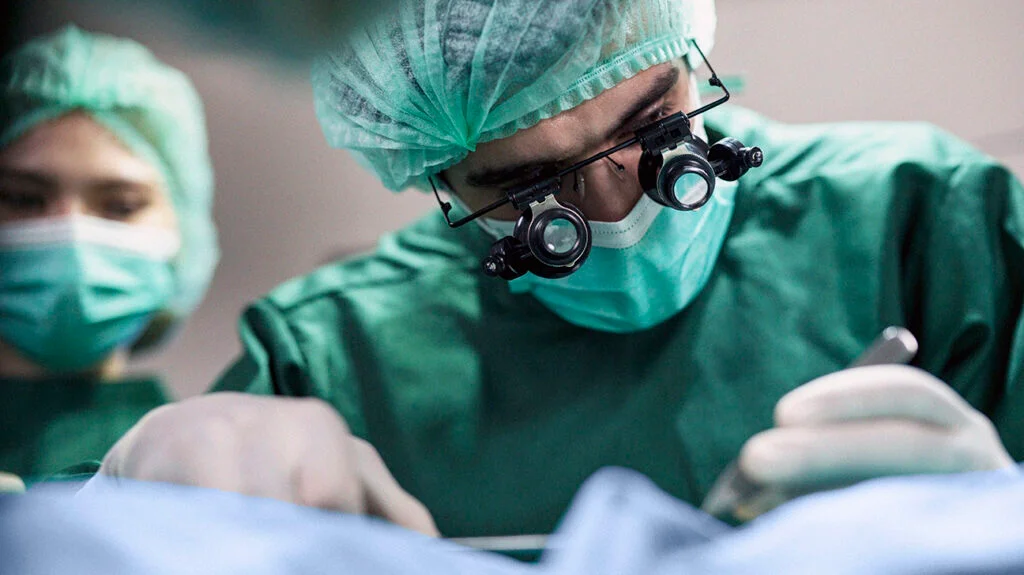 How to Choose a Plastic Surgeon in India: 7 Key Factors